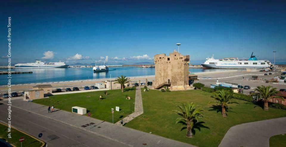 Villa Casa Debby Porto Torres Exterior foto